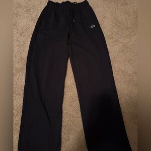 ALO Yoga Women’s Black sweatpants